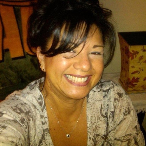 Meet your Posher, Rebecca - Picture 1 of 2